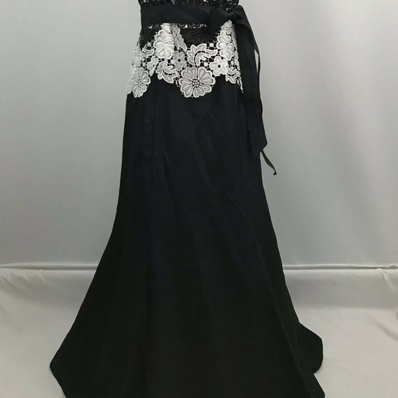 Tahari Arthur S. Levine Floral Crochet Gown Dress - Picture 2 of 7